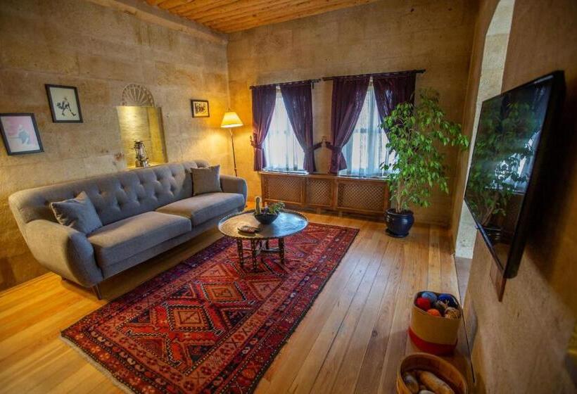 Королевский Люкс, Taskonaklar