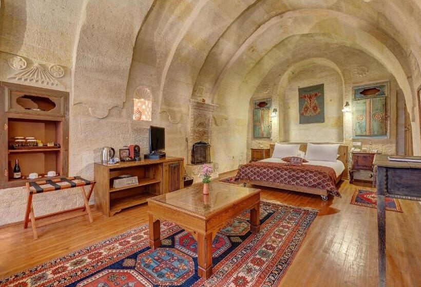 Люкс с Террасой, Taskonaklar