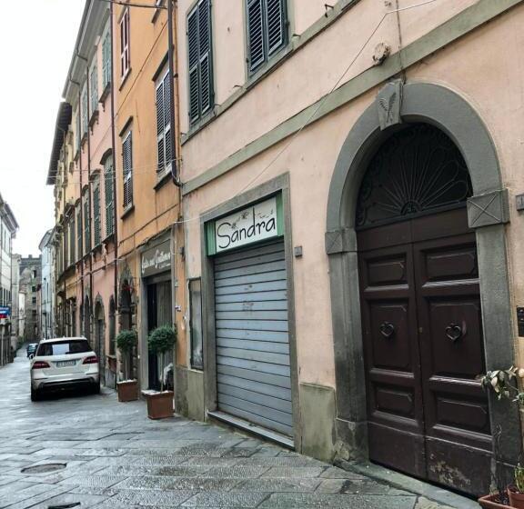 标准间, Casa Cavour