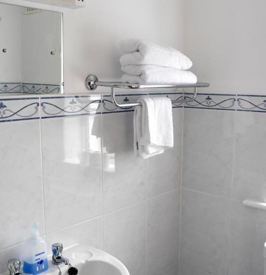 Четырехместный Номер Стандарт, Rockfield Manor B&b, Knock