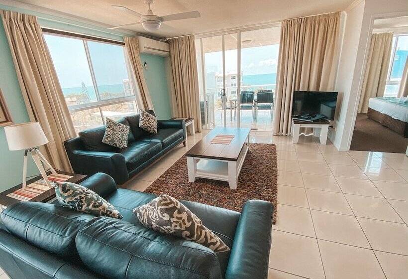 Апартаменты 3 Спальни Боковой Вид на Море, Bargara Blue Resort