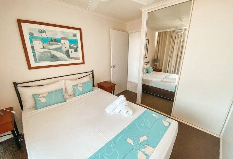 Апартаменты 3 Спальни Боковой Вид на Море, Bargara Blue Resort