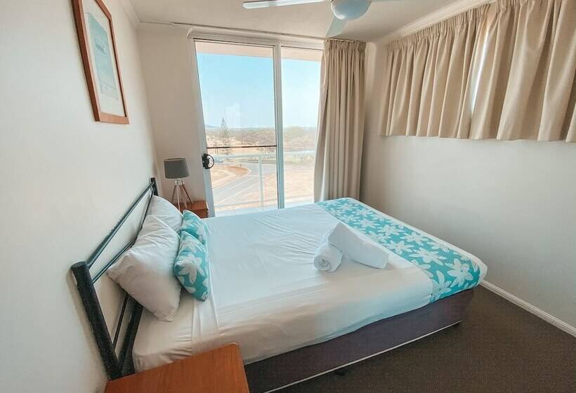 Апартаменты 3 Спальни Боковой Вид на Море, Bargara Blue Resort