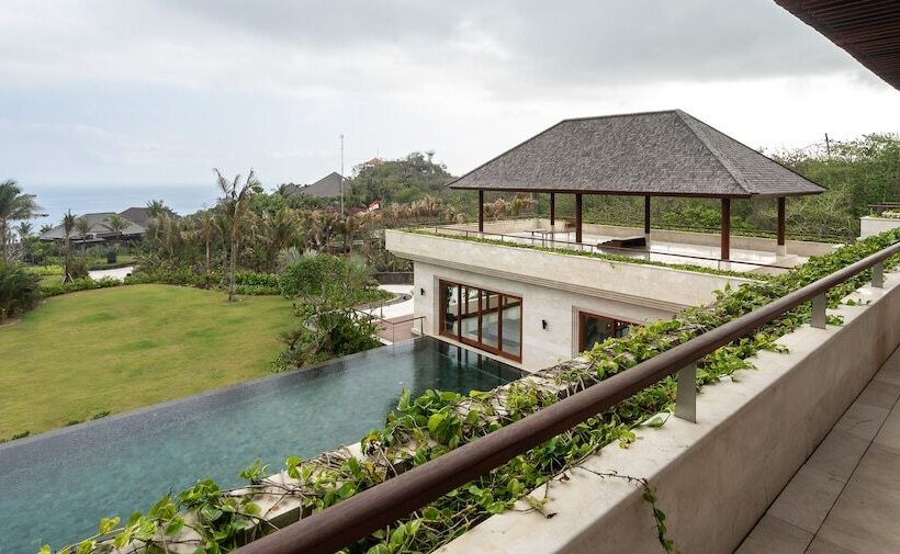 Вилла Deluxe 3 Спальни, The Edge Bali