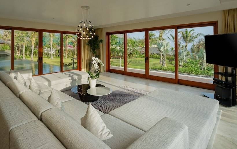 Вилла Deluxe 3 Спальни, The Edge Bali