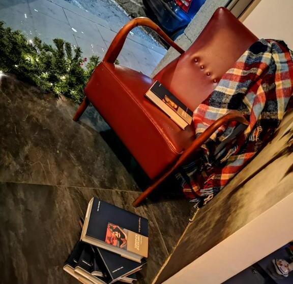 اتاق استاندارد یک نفره, Room33