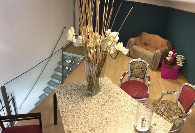 اتاق استاندارد یک نفره, Room33