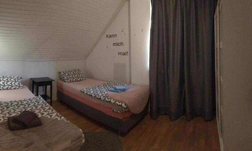 Апартаменты 2 Спальни, Dormitorium Kaarst Wohnraum Auf Zeit