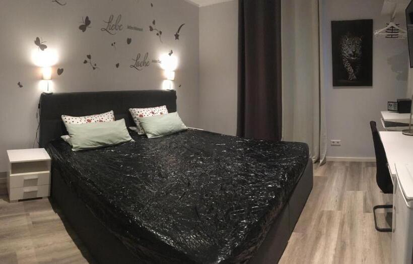 Люкс Deluxe Кровать Кинг, Dormitorium Kaarst Wohnraum Auf Zeit