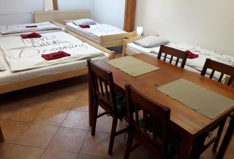 آپارتمان 1 خوابه, Gran Hostel