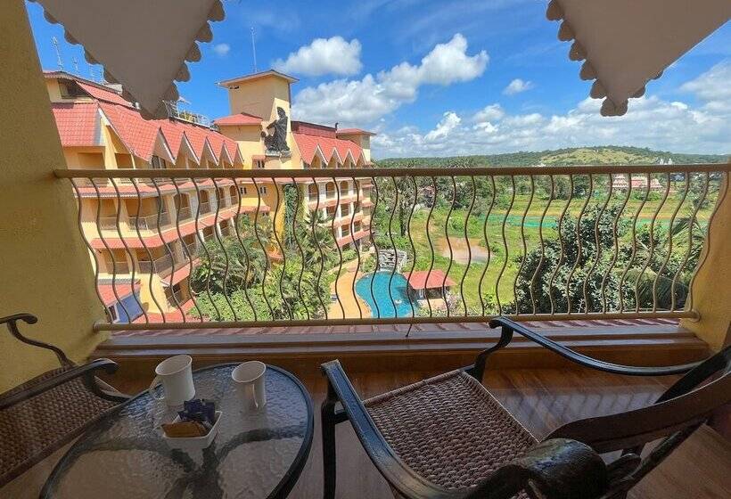 Люкс, Acron Candolim Regina