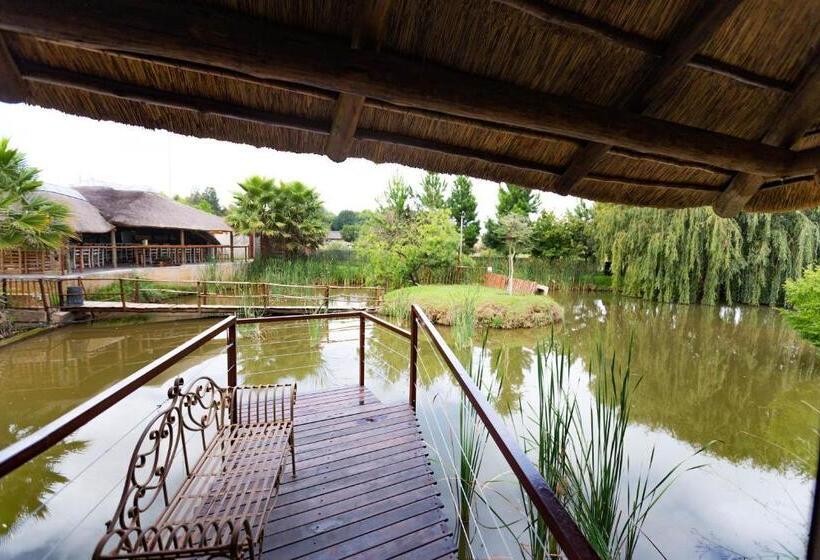 Бунгало Стандарт, Inyameko Bnb