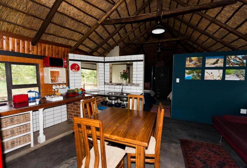 Бунгало Стандарт, Inyameko Bnb