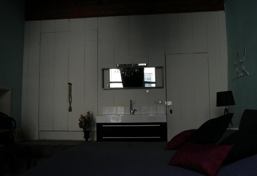 Номер Deluxe, De Zevenster Gevestigd Aan De Winkelstraat
