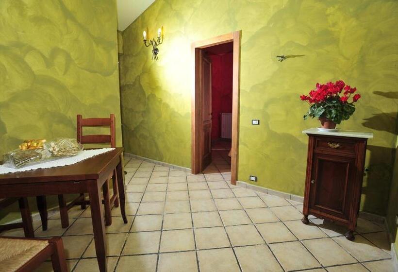带花园景观的标准三人间, Poggio Dei Cavalieri
