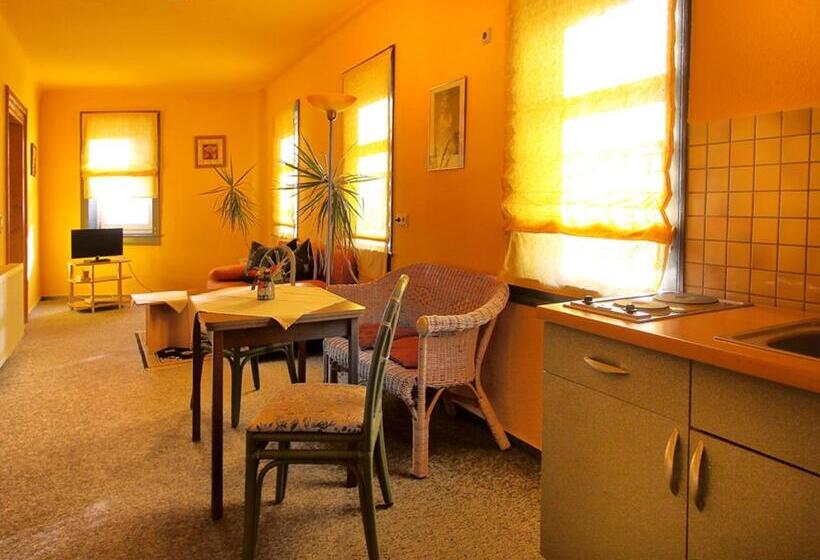 Семейный Номер, Gaststätte Und Pension Felsenthal