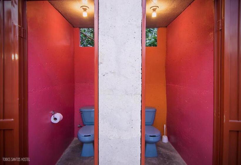ルームシェアのワンベッド, Todos Santos Hostel Super Fast And Stable Satellite Wifi