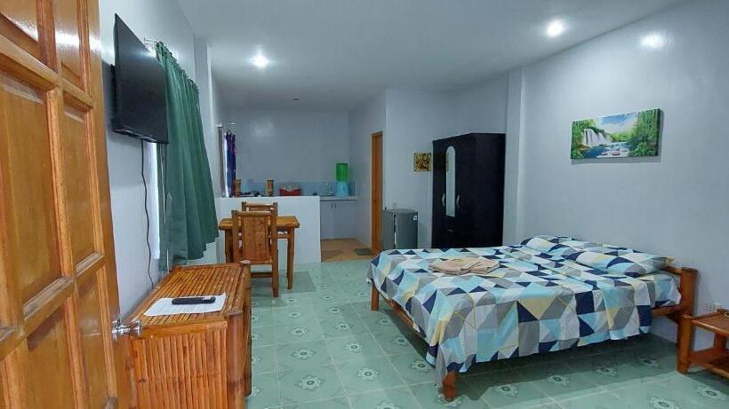 استودیوی استاندارد, Genna S Tourist Inn Santa Fe