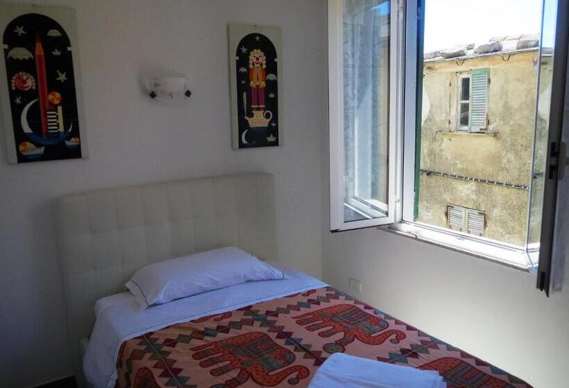 Standard Triple Room with Terrace, Creuza De 5 Terre