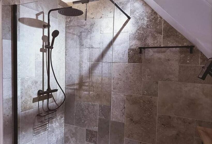 Номер Deluxe с Балконом, La Maison Bleue