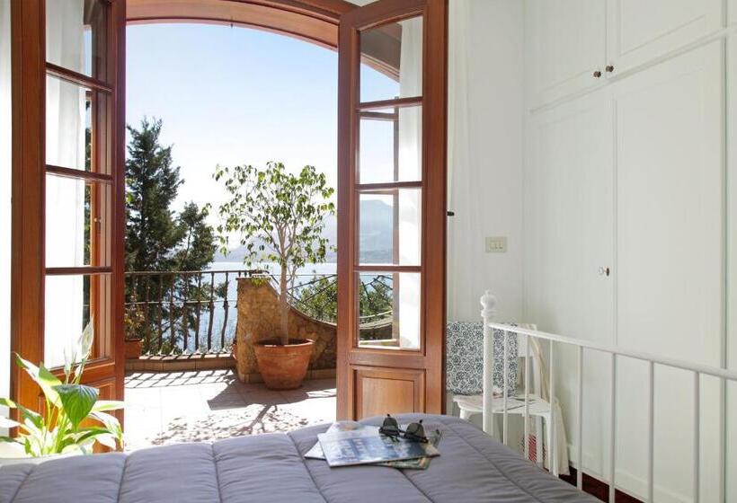 اتاق لوکس با چشم‌انداز دریا, Residenza Terrazze Sul Mare