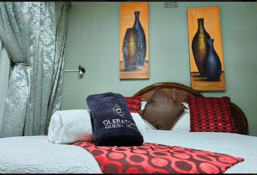 اتاق لوکس با چشم‌انداز باغ, Oleratong Guest House
