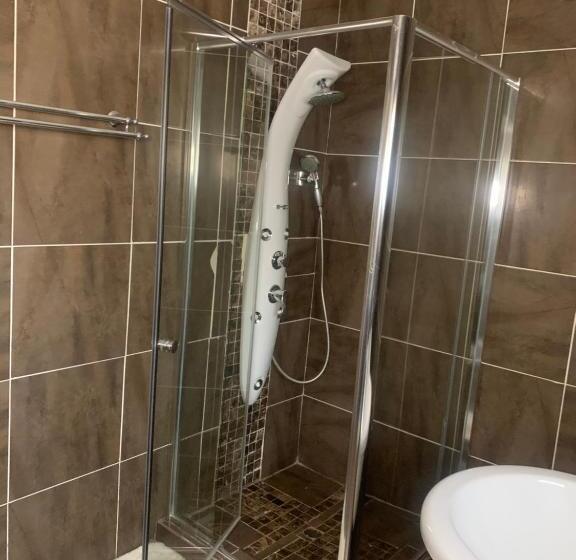 اتاق لوکس, Oleratong Guest House