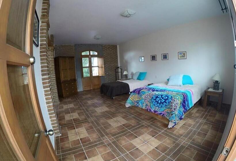 バルコニー付きスタンダードトリプルルーム, Hostal El Dulce Nombre