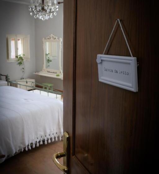 Standard Triple Room Exterior Bathroom, La Pausetta