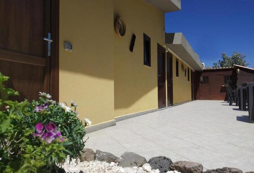 اتاق استاندارد سه نفره, B&b Littu