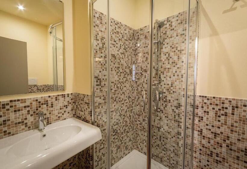 اتاق لوکس با چشم‌انداز شهر, Guesthouse Via Di Gracciano   Adults Only