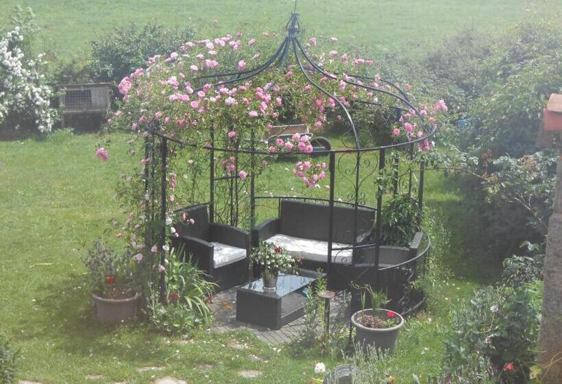 Номер Стандарт Вид на Сад, Chambre D Hôtes Myrtille
