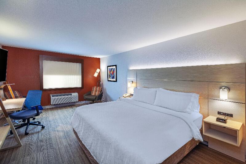 Стандартный Номер Кровать Кинг, Holiday Inn Express Hotel And Suites Jenks, An Ihg