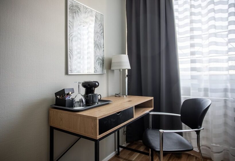 Номер Стандарт, Palm Tree Hotel, Best Western Signature Collection