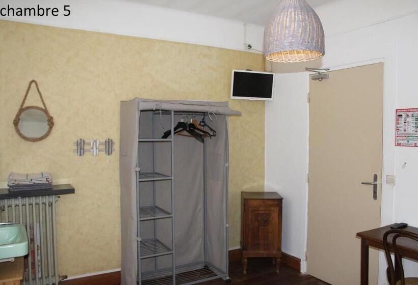 Номер Стандарт Совместная Ванная, Hôtel Le Dervois