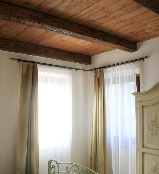 Номер Стандарт Вид на Бассейн, Agriturismo Fara
