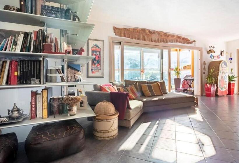 اتاق استاندارد با چشم‌انداز کوهستان, B&b Ambrosia