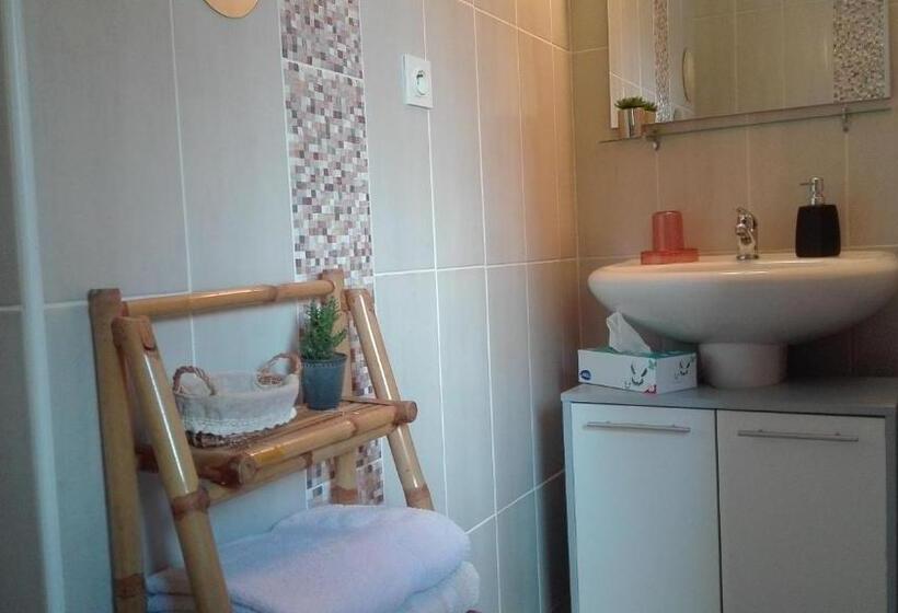 Студио Стандарт Вид на Сад, Maison D Hôtes Les Vallées