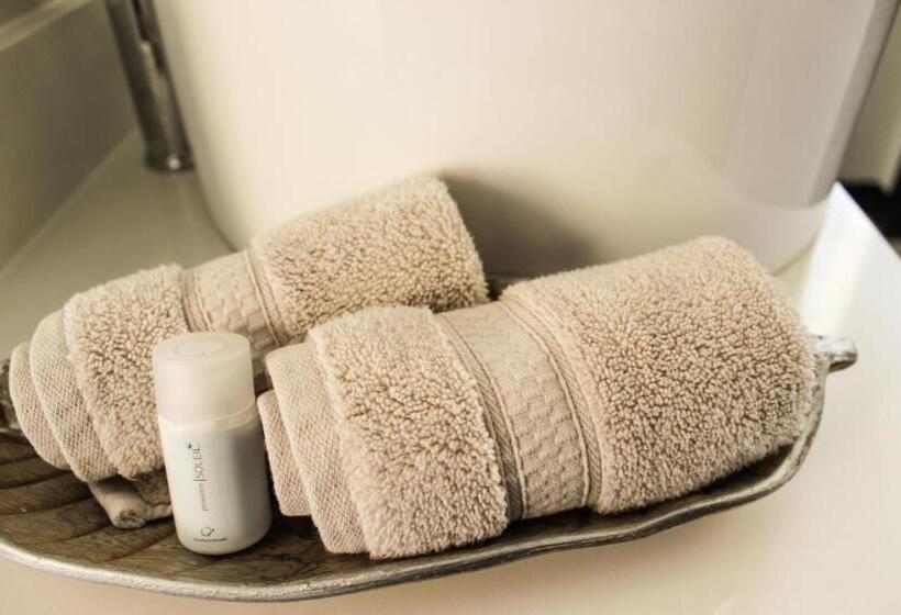 سوییت خانوادگی, Laviu B&b Luxe Suites