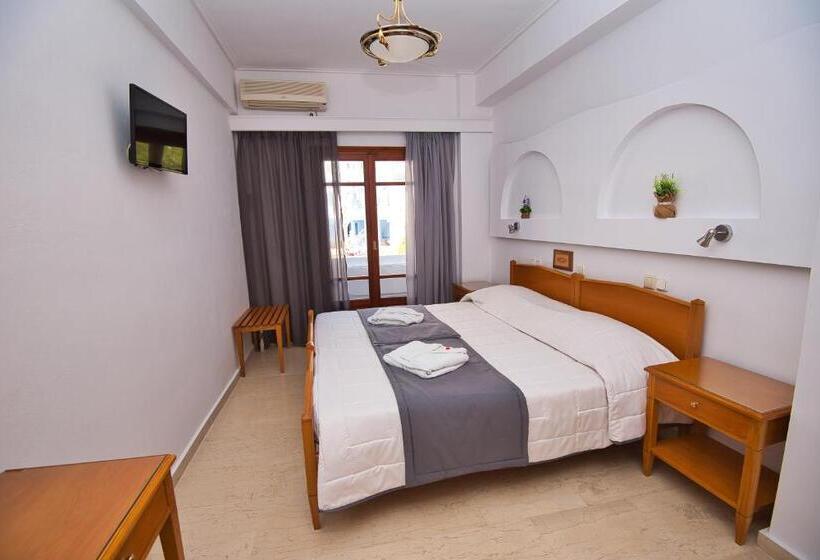 اتاق استاندارد با چشم‌انداز کوهستان, Irini S Rooms