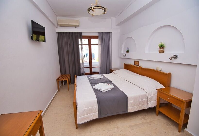 اتاق استاندارد با چشم‌انداز کوهستان, Irini S Rooms