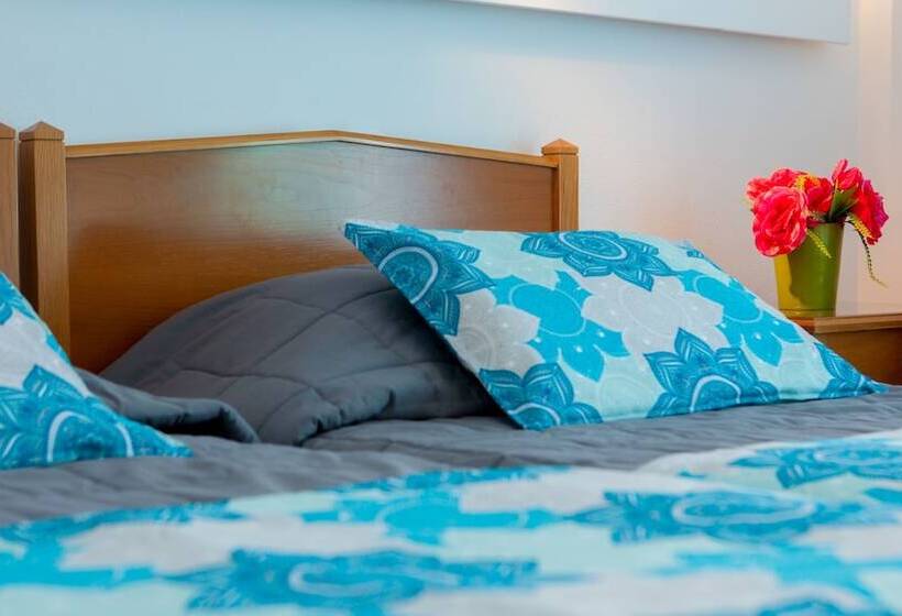 اتاق استاندارد با چشم‌انداز کوهستان, Irini S Rooms
