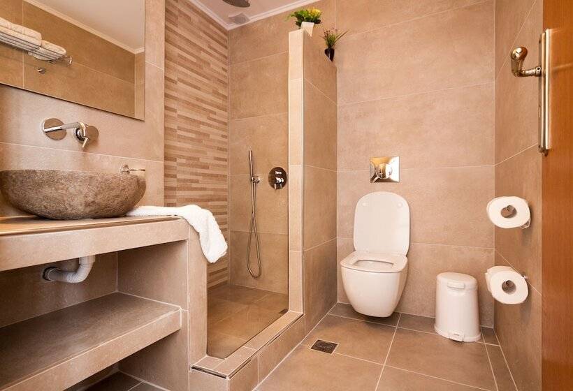 اتاق استاندارد با چشم‌انداز دریا, Irini S Rooms