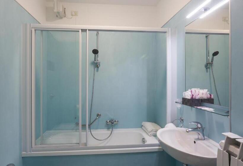 Номер Стандарт Трехместный, Airmotel