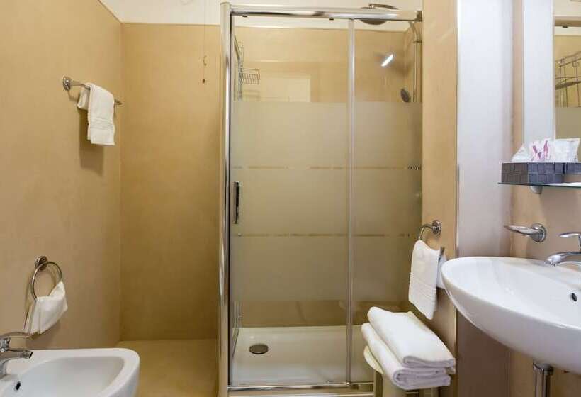 Номер Стандарт Трехместный, Airmotel