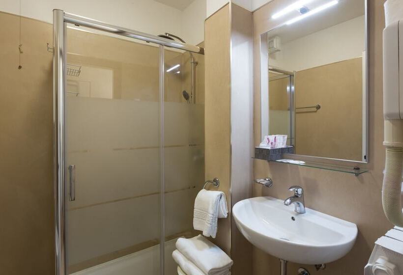 Четырехместный Номер Стандарт, Airmotel