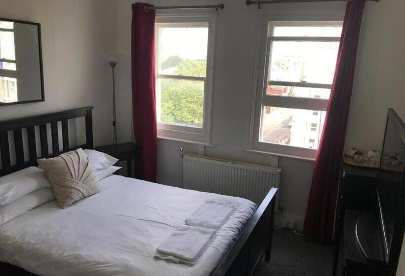 Номер Стандарт, Carlton Court Hotel Eastbourne
