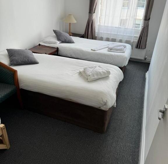 Номер Стандарт Трехместный, Carlton Court Hotel Eastbourne
