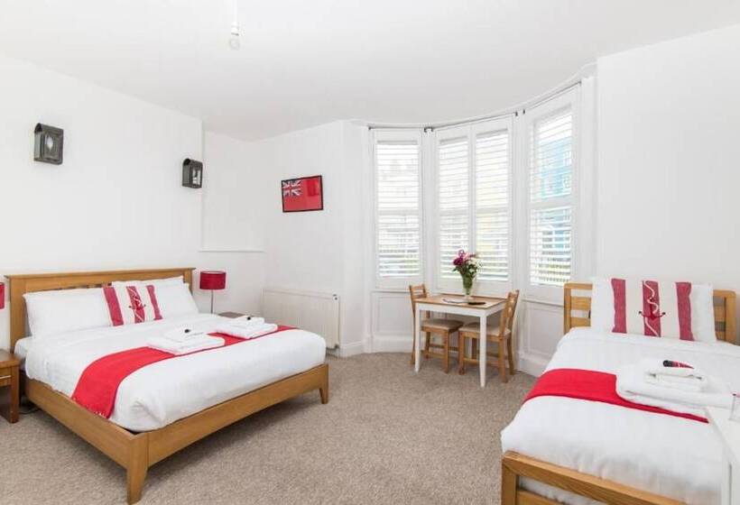 Номер Стандарт Трехместный, Hamptons Brighton