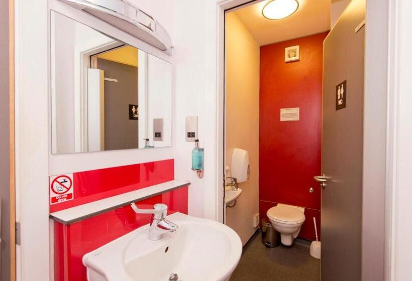 Номер Стандарт, Yha Manchester